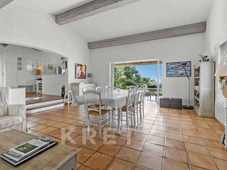 House Rayol-Canadel-sur-Mer