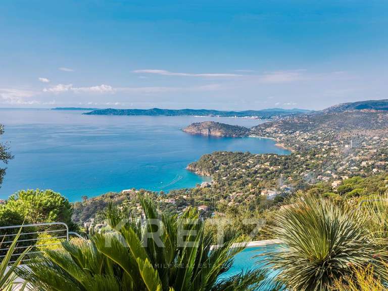 House with Sea view Rayol-Canadel-sur-Mer - 4 bedrooms - 171m²