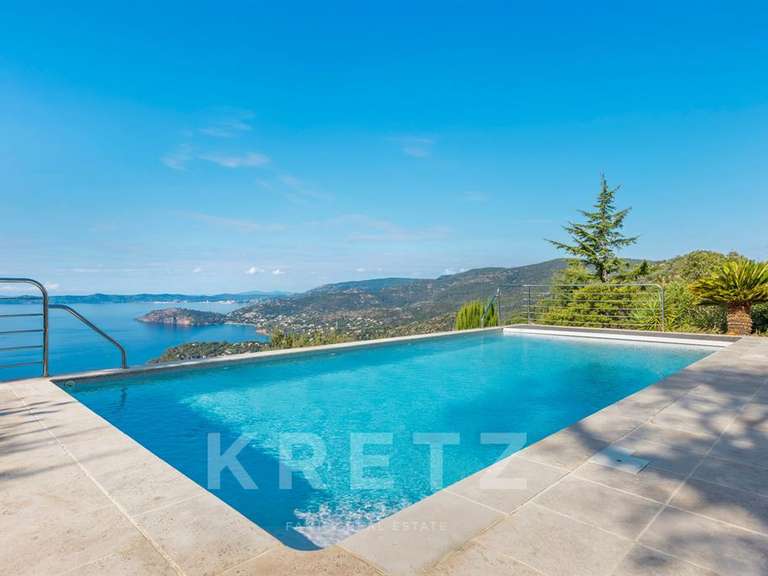 House with Sea view Rayol-Canadel-sur-Mer - 4 bedrooms - 171m²