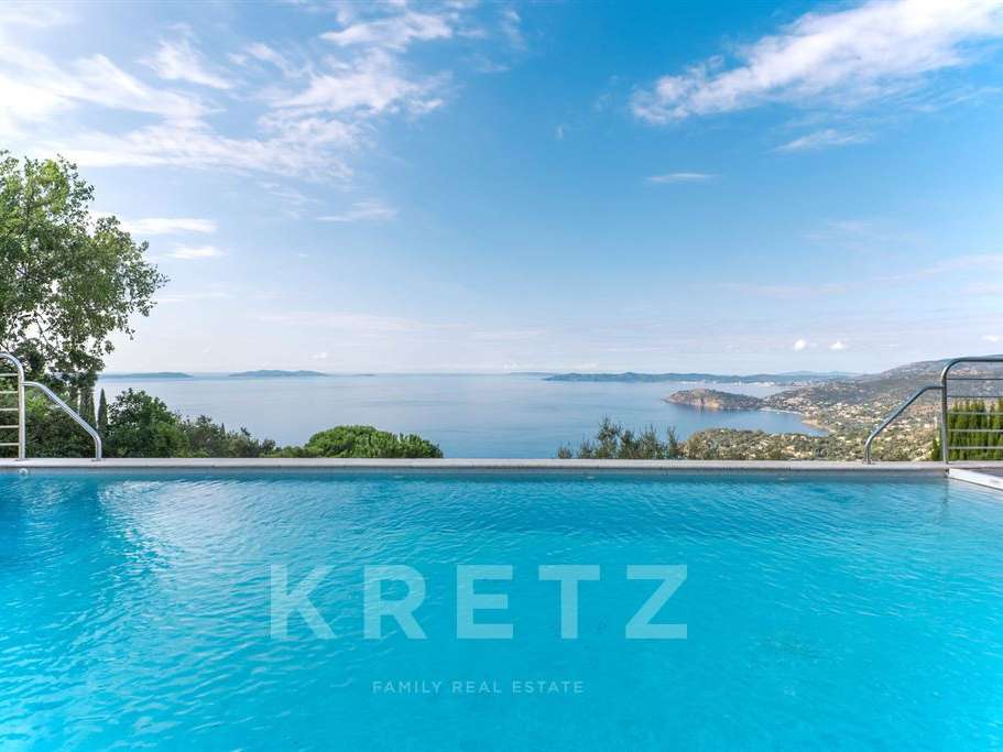 House Rayol-Canadel-sur-Mer