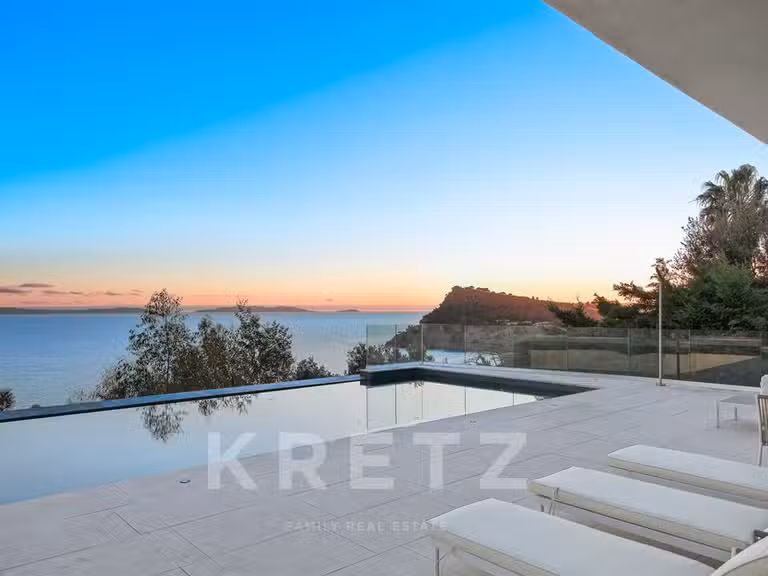 House with Sea view Rayol-Canadel-sur-Mer - 4 bedrooms - 204m²