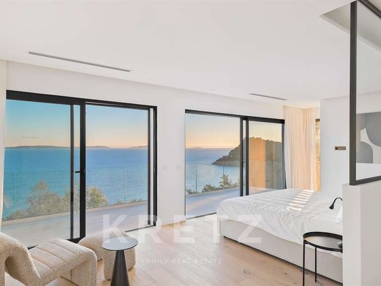 House with Sea view Rayol-Canadel-sur-Mer - 4 bedrooms - 204m²