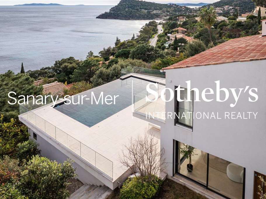House Rayol-Canadel-sur-Mer