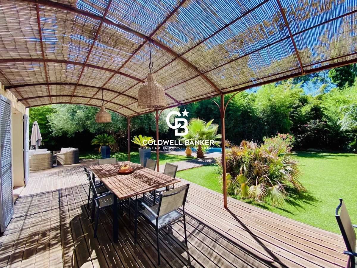 House Rayol-Canadel-sur-Mer