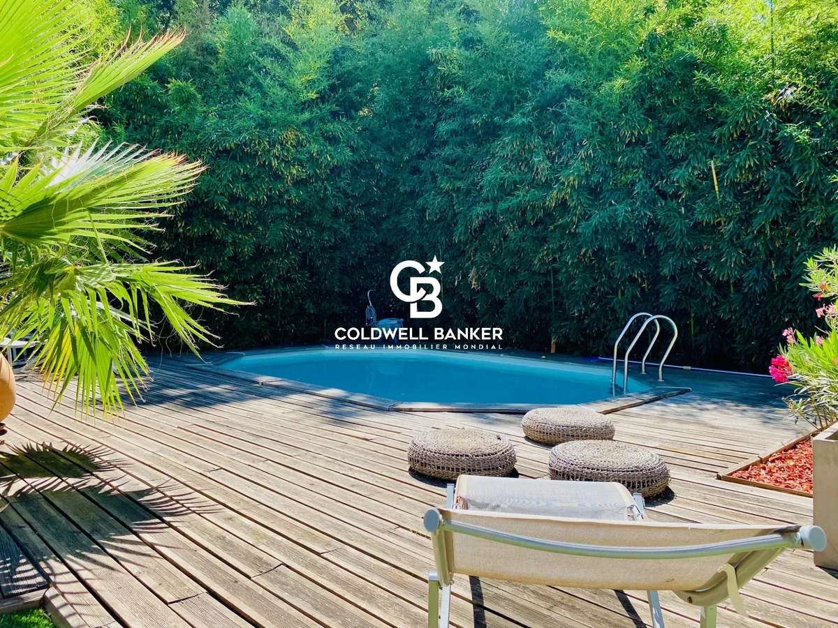 House Rayol-Canadel-sur-Mer