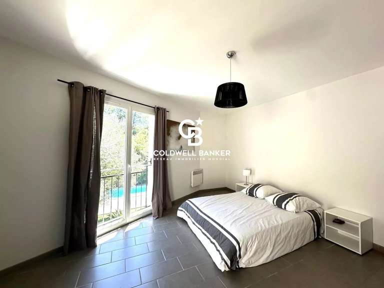 House Rayol-Canadel-sur-Mer - 4 bedrooms - 142m²