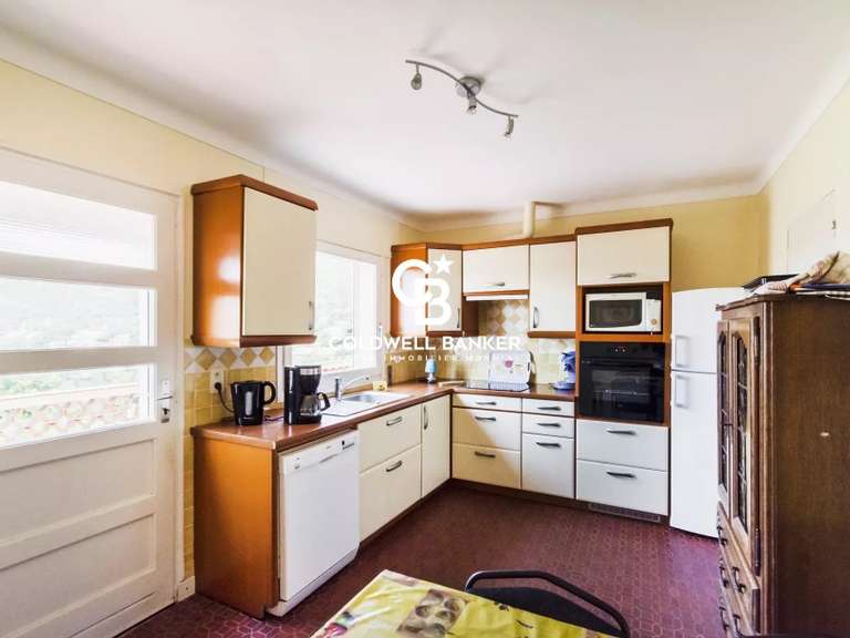 House Rayol-Canadel-sur-Mer - 5 bedrooms - 190m²