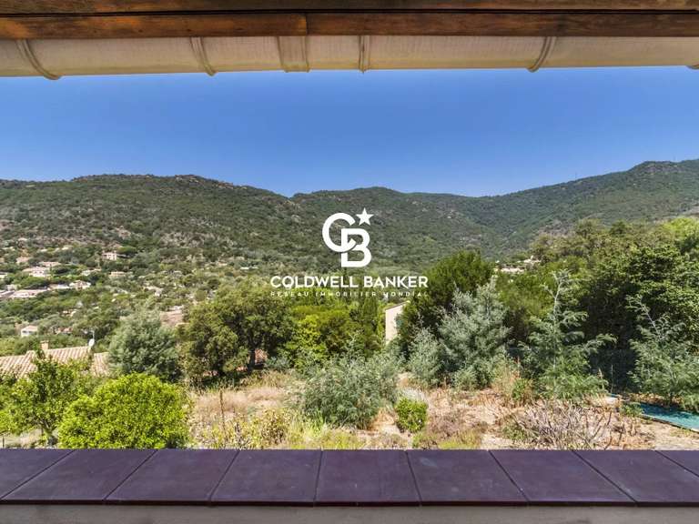 Maison Rayol-Canadel-sur-Mer - 5 chambres - 190m²