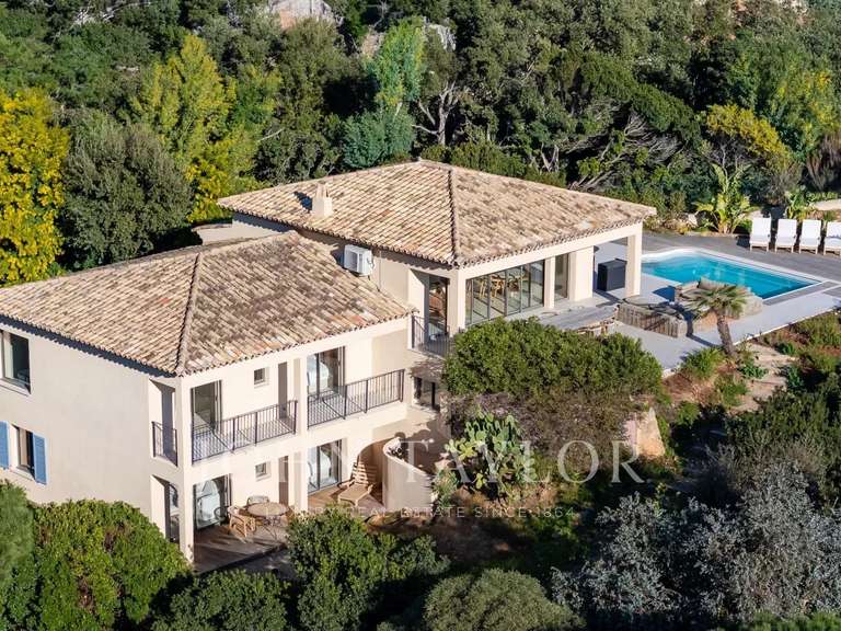 Propriété Rayol-Canadel-sur-Mer - 6 chambres - 200m²