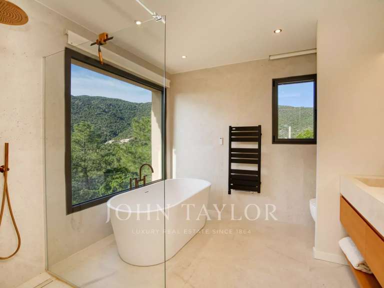 Propriété Rayol-Canadel-sur-Mer - 6 chambres - 200m²