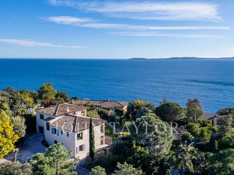 Propriété Rayol-Canadel-sur-Mer - 6 chambres - 200m²