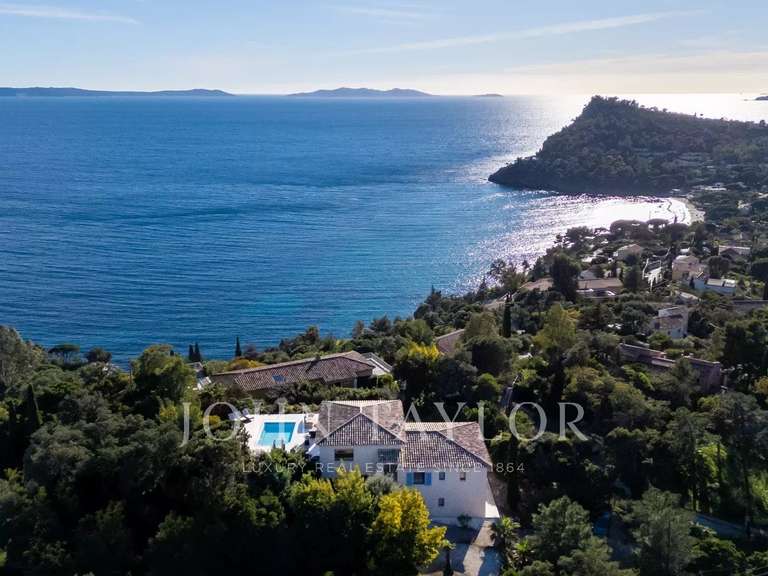 Propriété Rayol-Canadel-sur-Mer - 6 chambres - 200m²