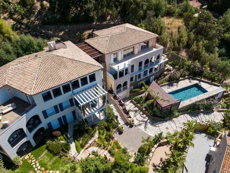 Property with Sea view Rayol-Canadel-sur-Mer - 3 bedrooms - 195m²