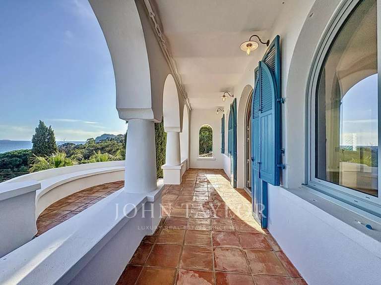 Property Rayol-Canadel-sur-Mer - 4 bedrooms - 190m²