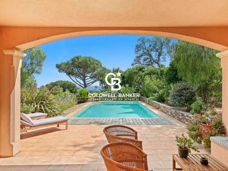 Villa Rayol-Canadel-sur-Mer - 4 bedrooms - 192m²