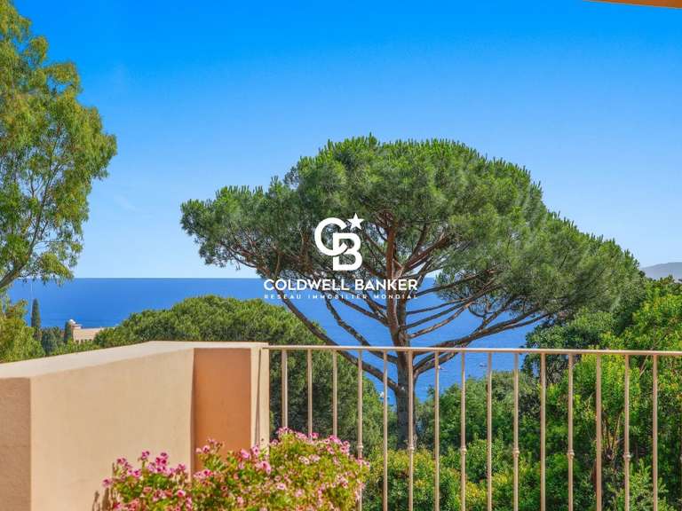 Villa Rayol-Canadel-sur-Mer - 4 bedrooms - 192m²