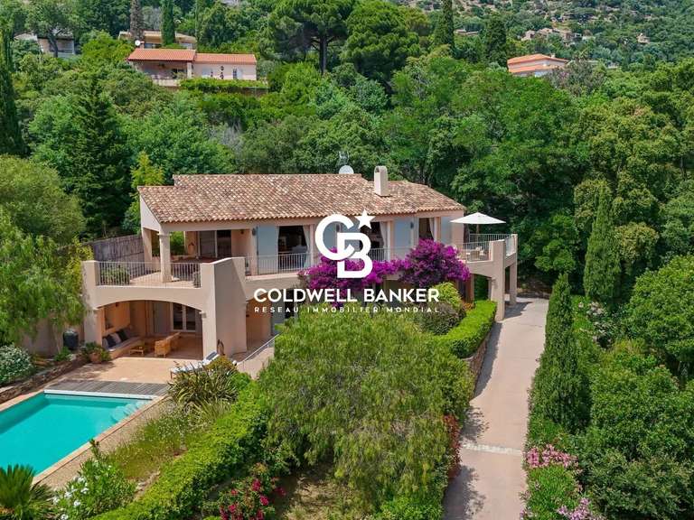 Villa Rayol-Canadel-sur-Mer - 4 bedrooms - 192m²