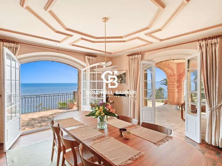 Villa Rayol-Canadel-sur-Mer - 5 chambres - 297m²