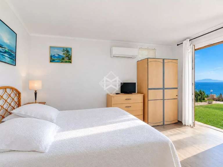 Villa with Sea view Rayol-Canadel-sur-Mer - 4 bedrooms - 175m²