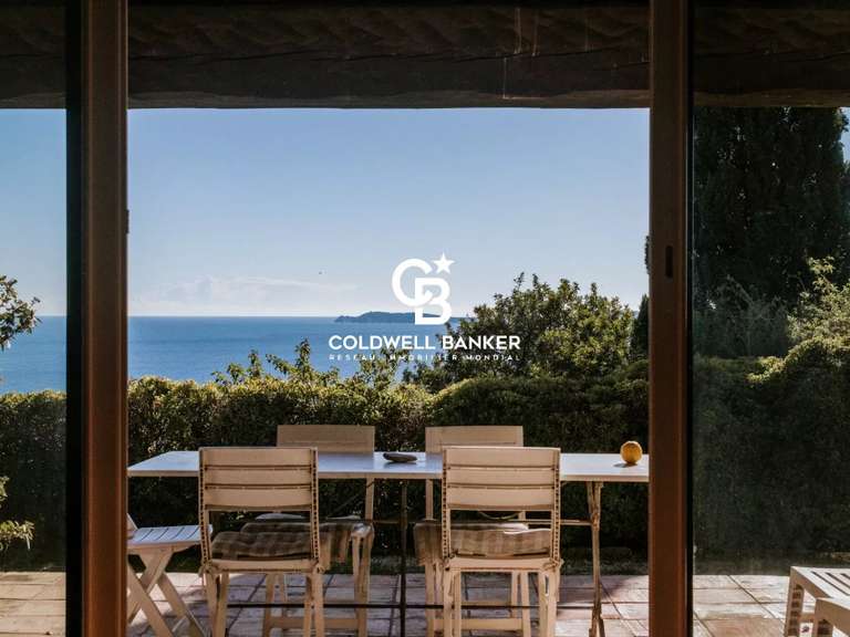 Villa with Sea view Rayol-Canadel-sur-Mer - 6 bedrooms - 156m²