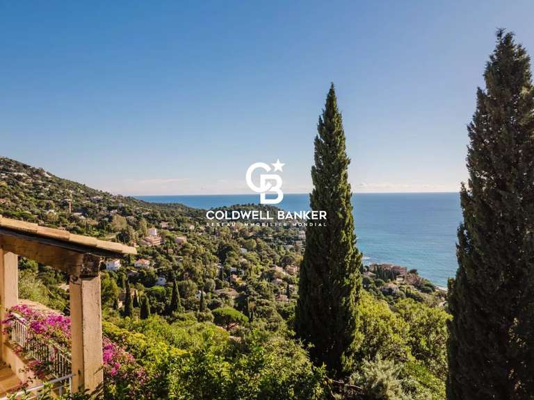 Villa with Sea view Rayol-Canadel-sur-Mer - 6 bedrooms - 156m²
