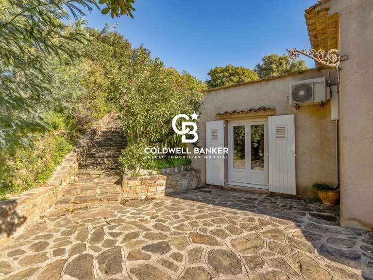 Villa with Sea view Rayol-Canadel-sur-Mer - 6 bedrooms - 156m²