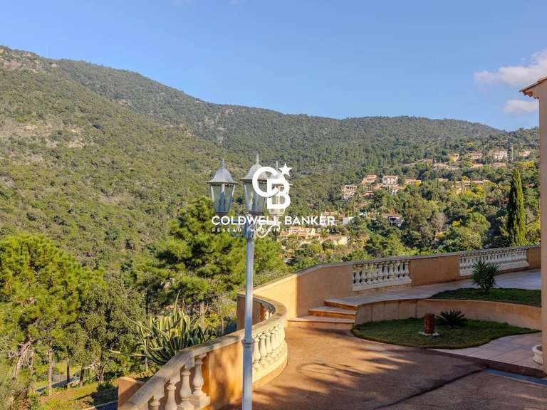 Villa Rayol-Canadel-sur-Mer - 4 chambres - 180m²