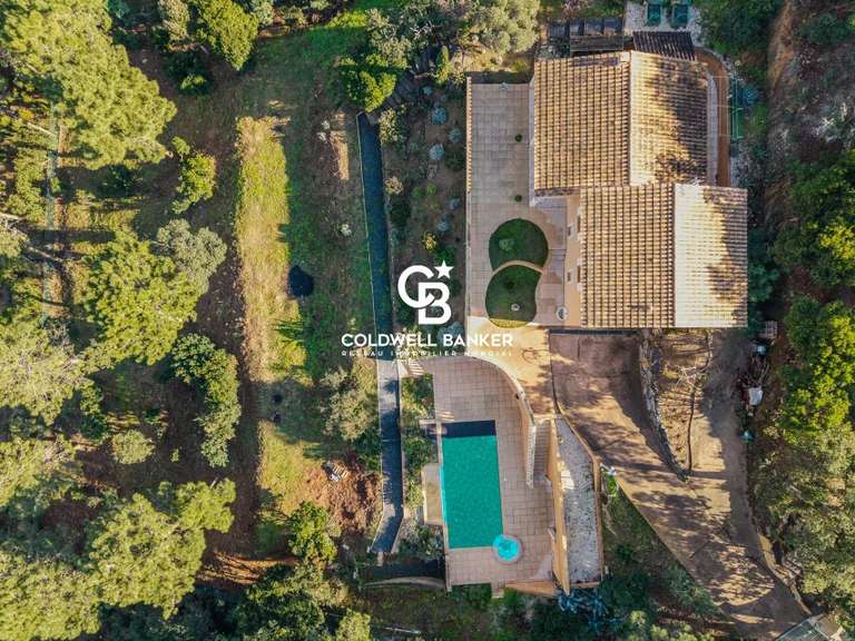 Villa Rayol-Canadel-sur-Mer - 4 chambres - 180m²