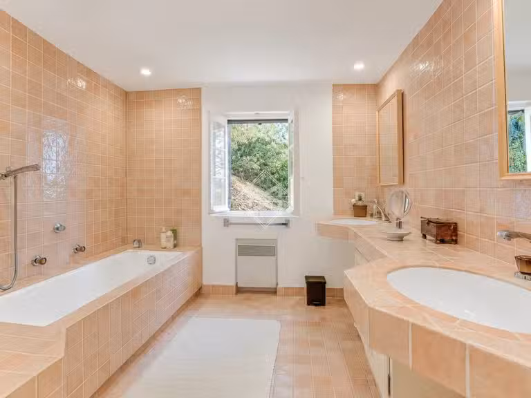 Villa Rayol-Canadel-sur-Mer - 7 chambres - 330m²
