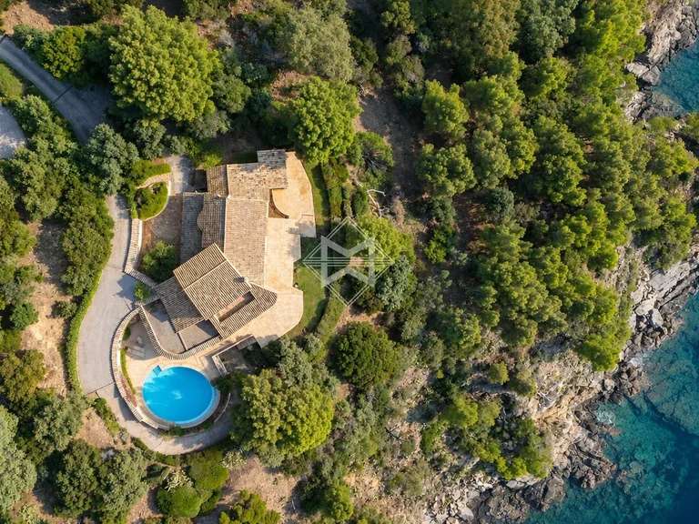Villa Rayol-Canadel-sur-Mer - 7 chambres - 330m²