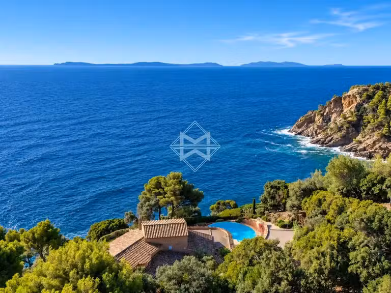 Villa Rayol-Canadel-sur-Mer - 7 chambres - 330m²