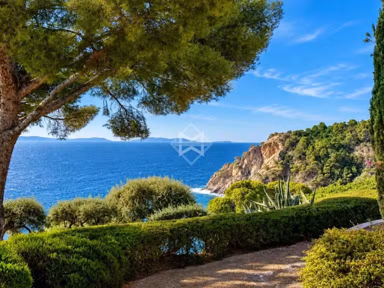 Villa Rayol-Canadel-sur-Mer - 7 chambres - 330m²