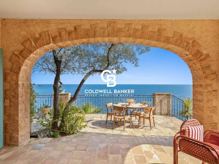 Villa Rayol-Canadel-sur-Mer - 5 chambres - 297m²