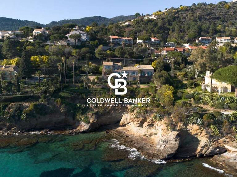 Villa Rayol-Canadel-sur-Mer - 5 chambres - 297m²