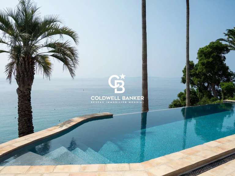 Villa Rayol-Canadel-sur-Mer - 5 chambres - 297m²