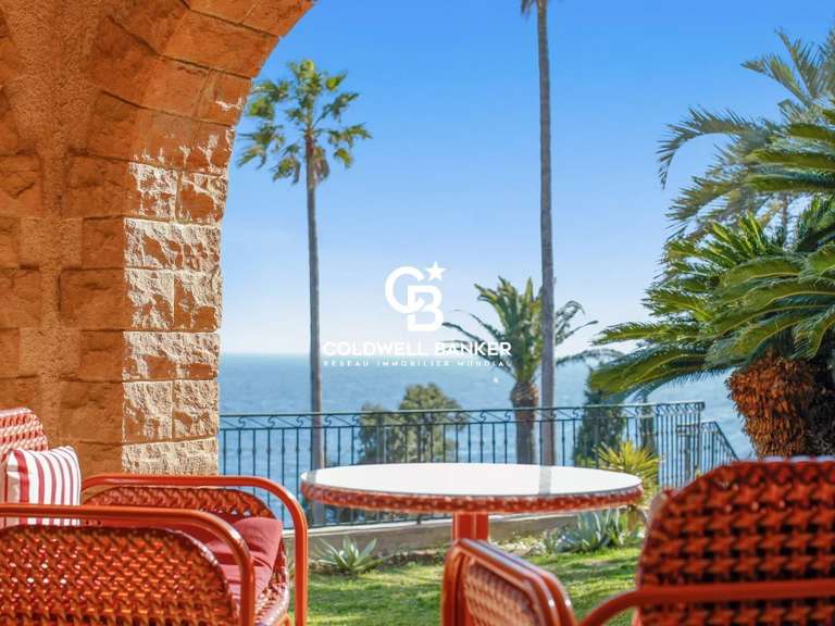 Villa Rayol-Canadel-sur-Mer - 5 chambres - 297m²