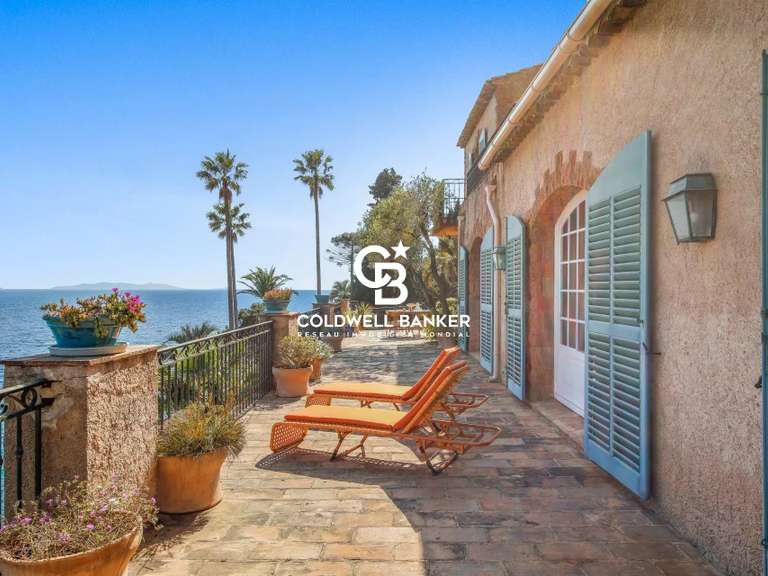 Villa Rayol-Canadel-sur-Mer - 5 chambres - 297m²