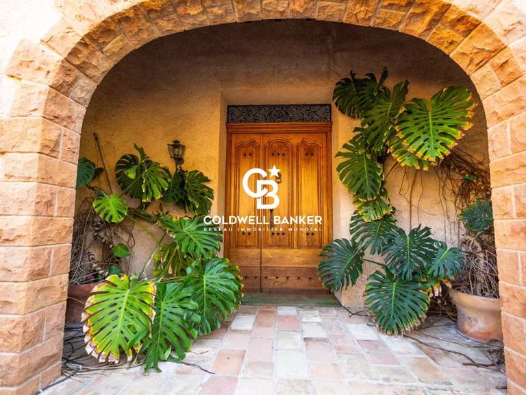 Villa Rayol-Canadel-sur-Mer - 5 chambres - 297m²