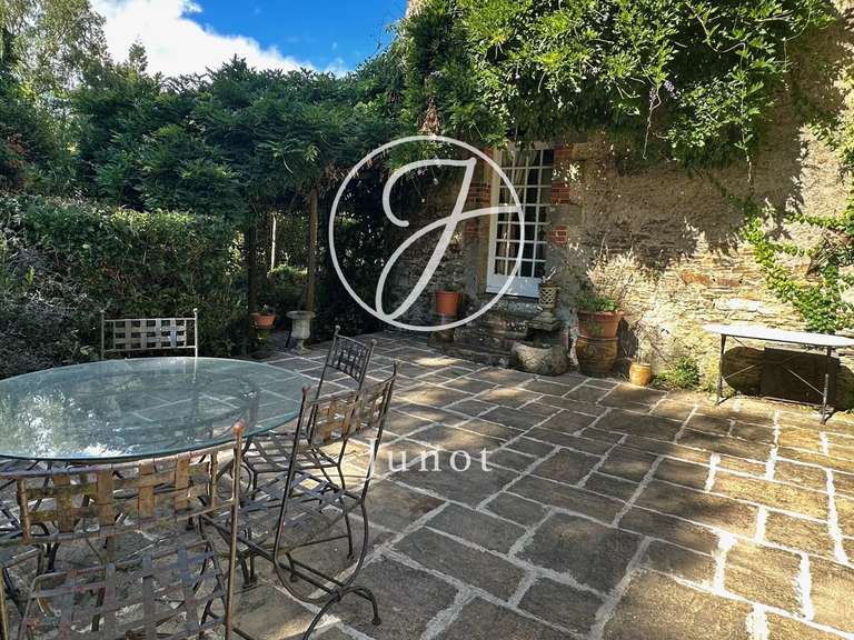 Manoir Redon - 11 chambres - 48635m²