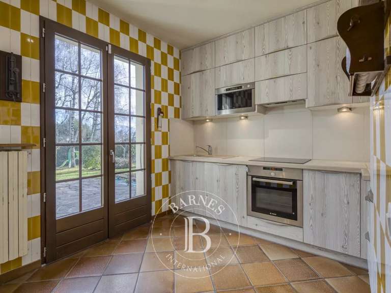 Maison Reignier - 4 chambres - 254m²