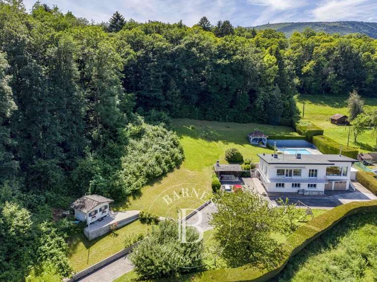 Maison Reignier - 4 chambres - 211m²