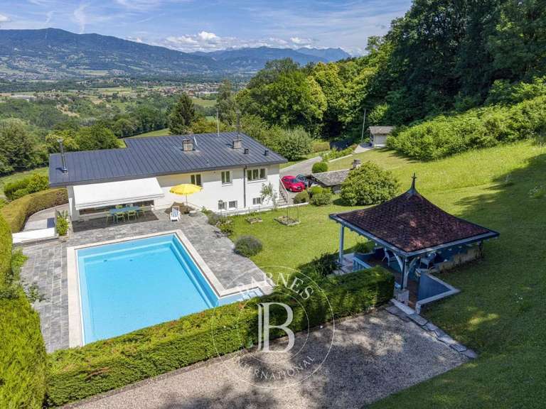Maison Reignier - 4 chambres - 211m²