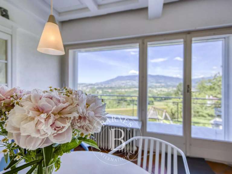 Maison Reignier - 4 chambres - 211m²