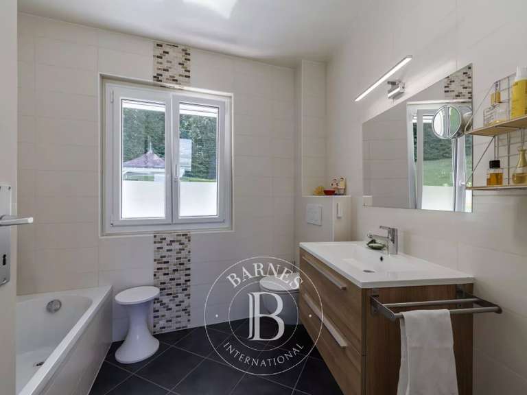 Maison Reignier - 4 chambres - 211m²