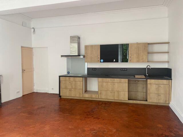 Apartment Remoulins - 360m²