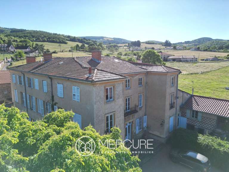 Propriété Renaison - 12 chambres - 630m²