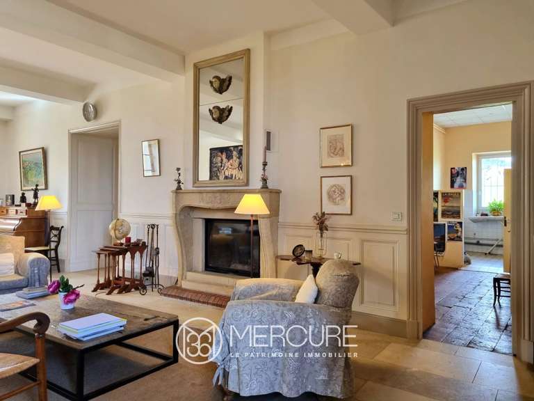 Propriété Renaison - 12 chambres - 630m²