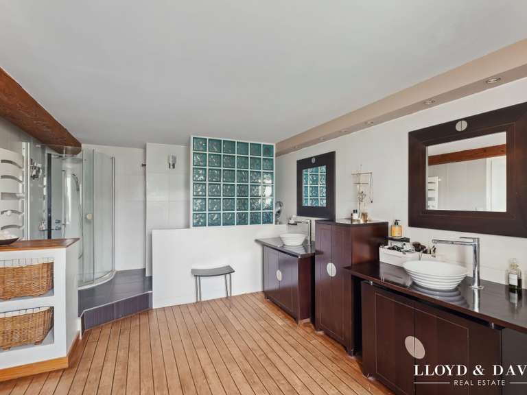 Maison Reventin-Vaugris - 5 chambres - 280m²