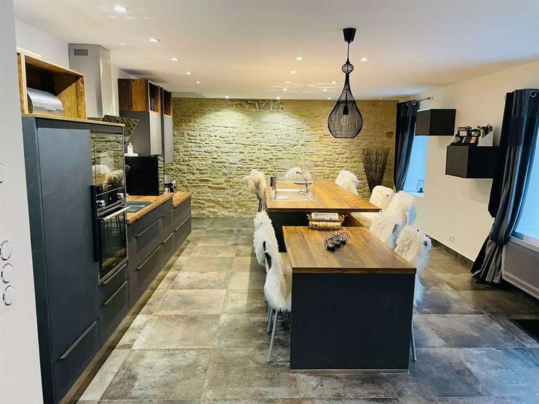 House Reviers - 7 bedrooms - 428m²