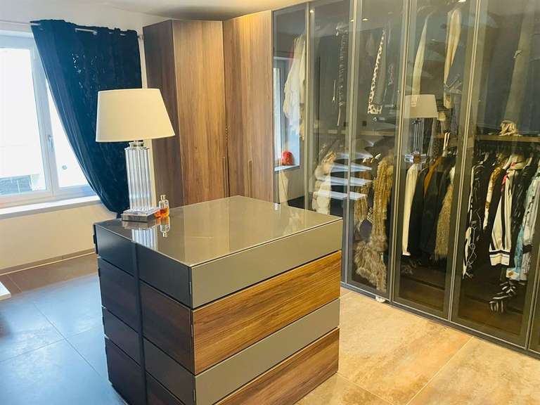 House Reviers - 7 bedrooms - 428m²